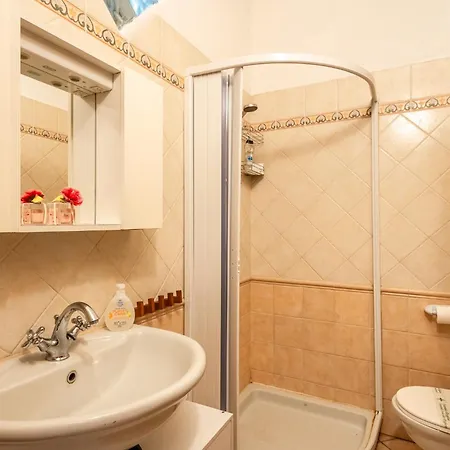 Casa Angeli - By The River * Lucca